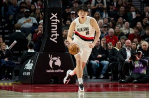 斗球体育直播官网-队记：虽然杨瀚森不能带来很多帮助 但至少没拖后腿 这就是进步