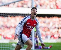 里程碑，马丁内利打进阿森纳生涯第50粒进球，用时218场比赛