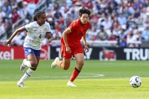 斗球体育直播下载-津媒：邵子钦处职业生涯重要上升期，留洋本菲卡目标踢女足欧冠